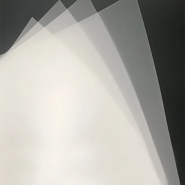 ნახევრად გამჭვირვალე